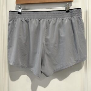 Gapfit ladies running shorts light grey XL with side slit!